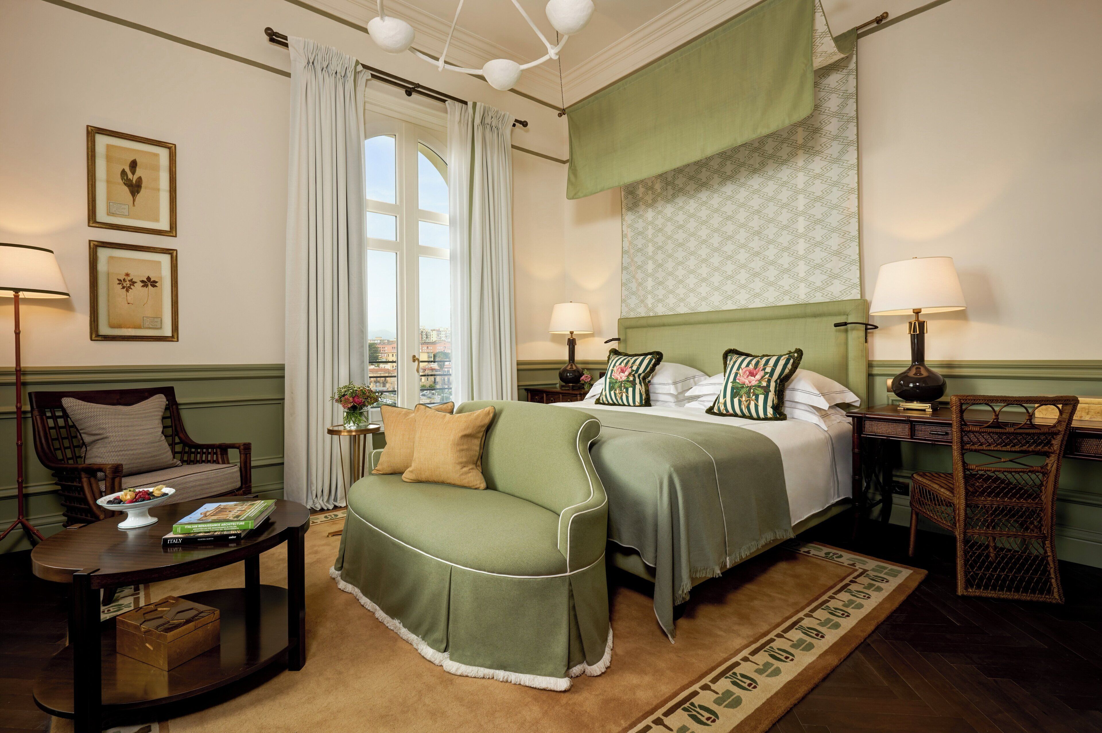 Kamar Deluks, teras, pemandangan laut | Seprai Frette Italia, seprai premium, minibar, dan brankas