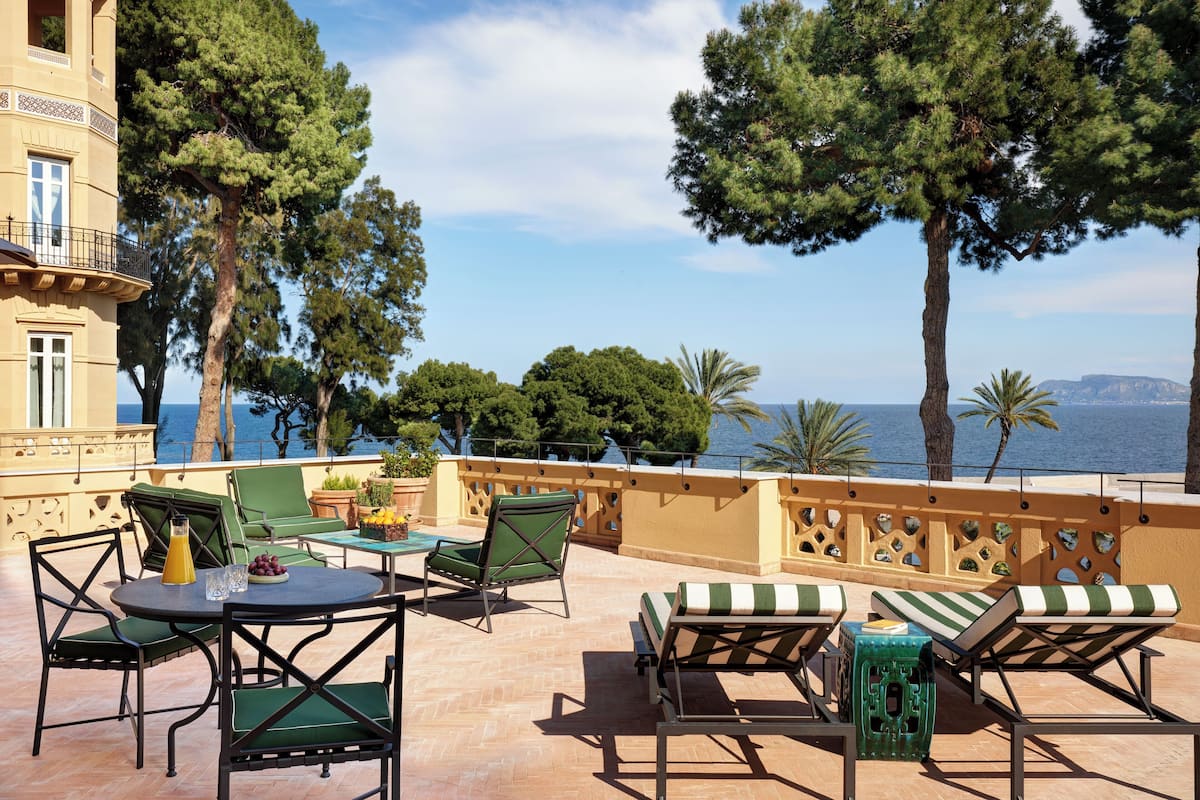 Suite, Terraza, vista al mar (Igiea) | Sábanas italianas Frette, ropa de cama de alta calidad y minibar