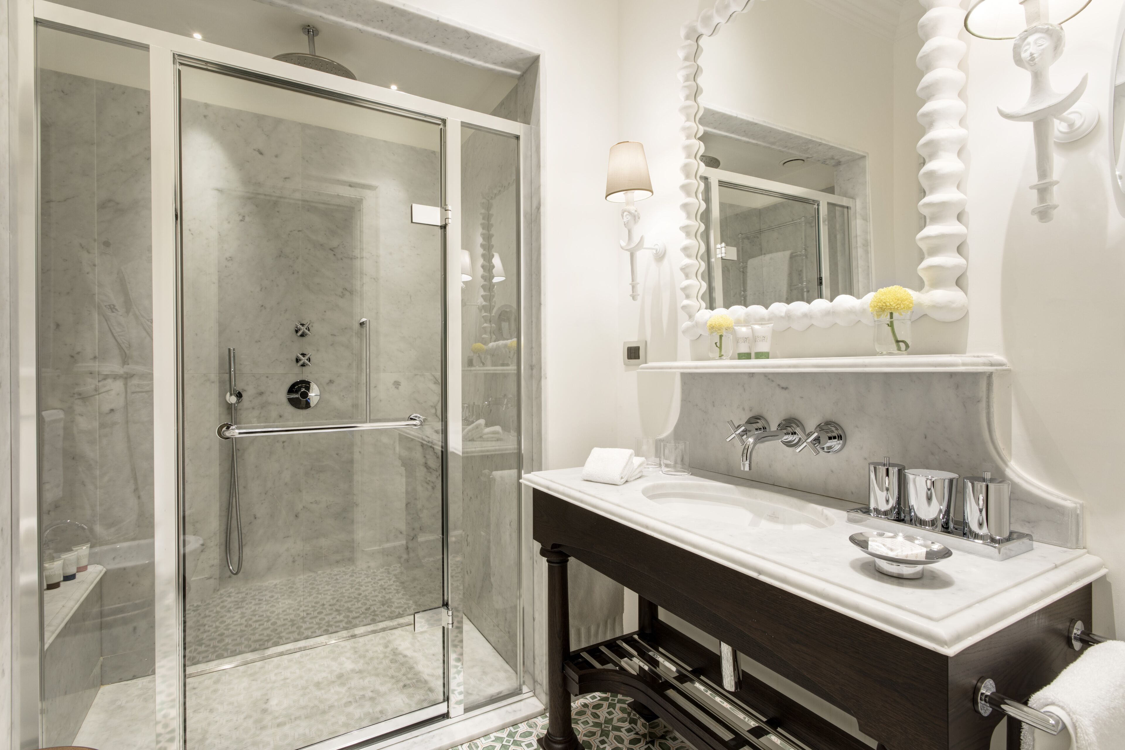 deluxe room, terrace, sea view | bathroom | combined shower/bathtub, free toiletries, hair dryer, bathrobes