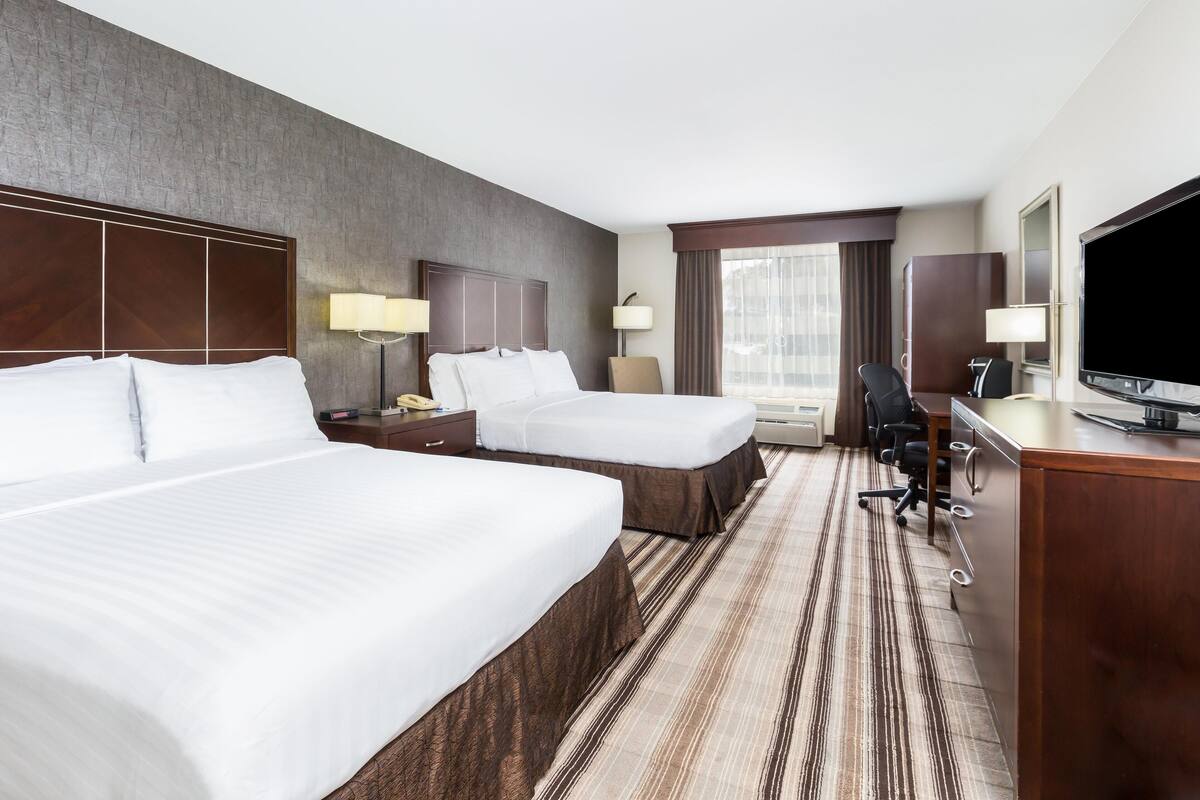 In-room safe, desk, laptop workspace, blackout drapes