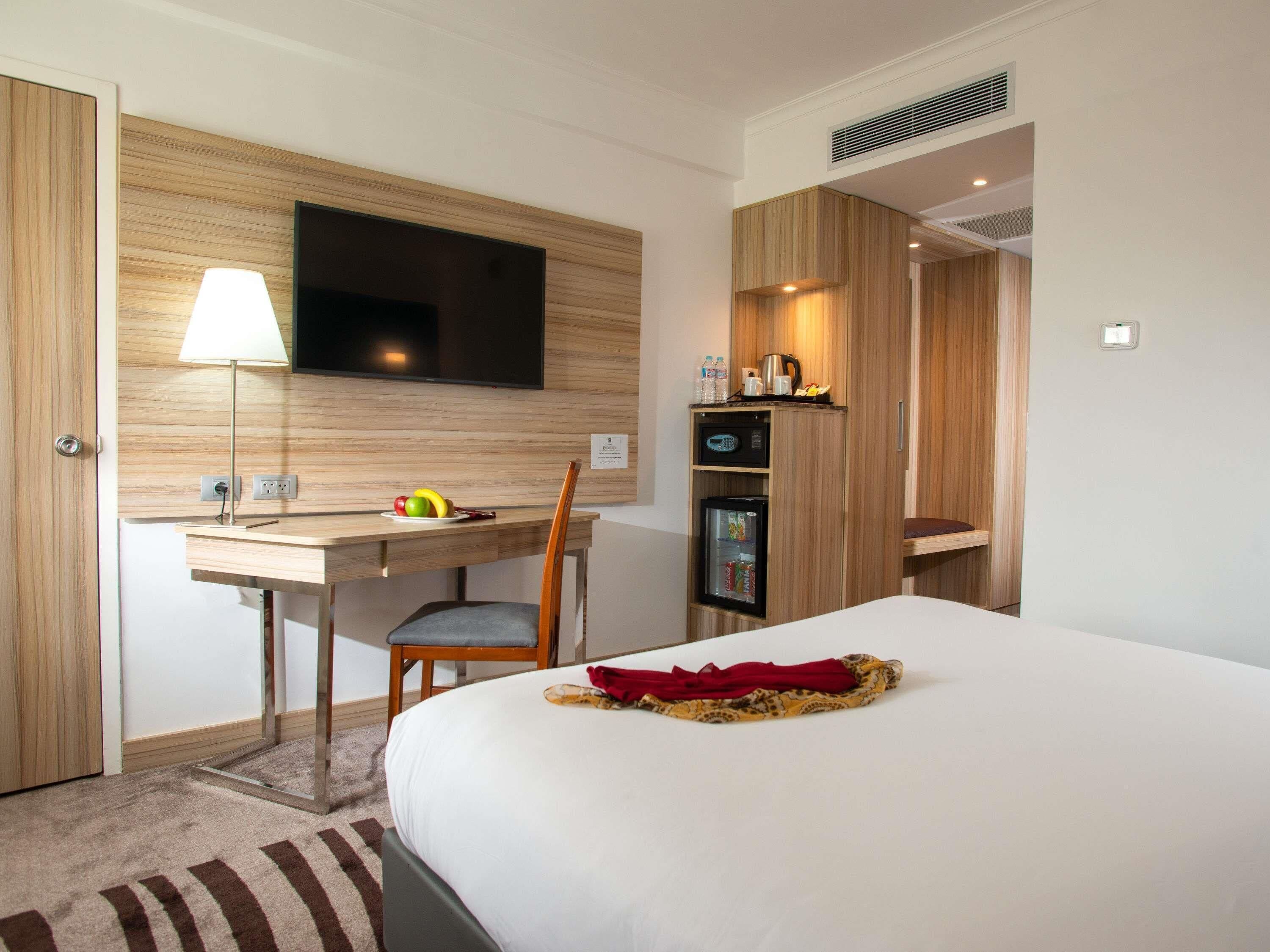 Standard room with1 double bed & sofa | Minibar, in-room safe, desk, blackout drapes