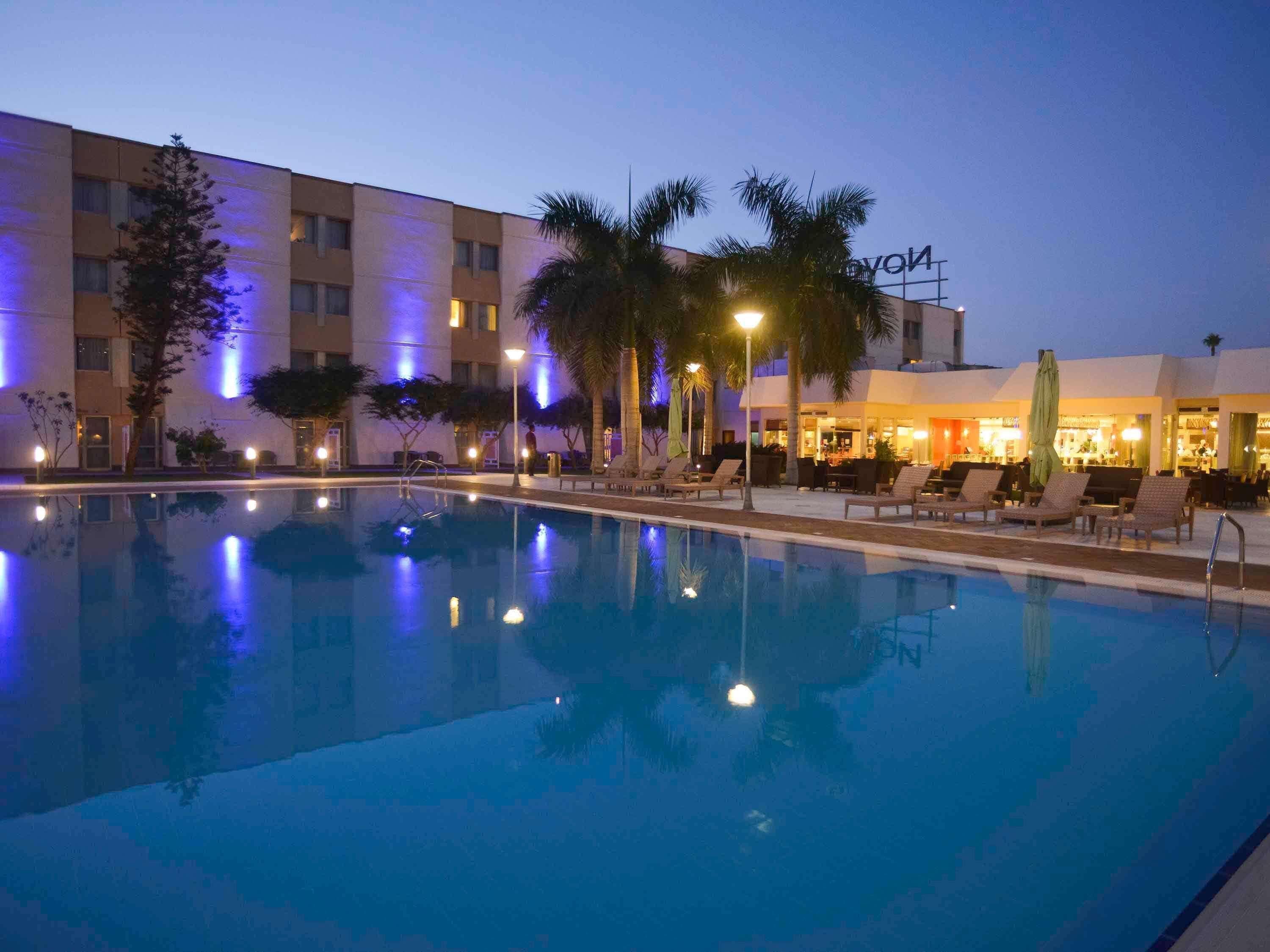 Außenpool, Liegestühle