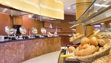 3 restaurants, spécialités Cuisine internationale