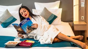 Superior Suite with 1 king-size bed | Minibar, coffres-forts dans les chambres, bureau, rideaux occultants