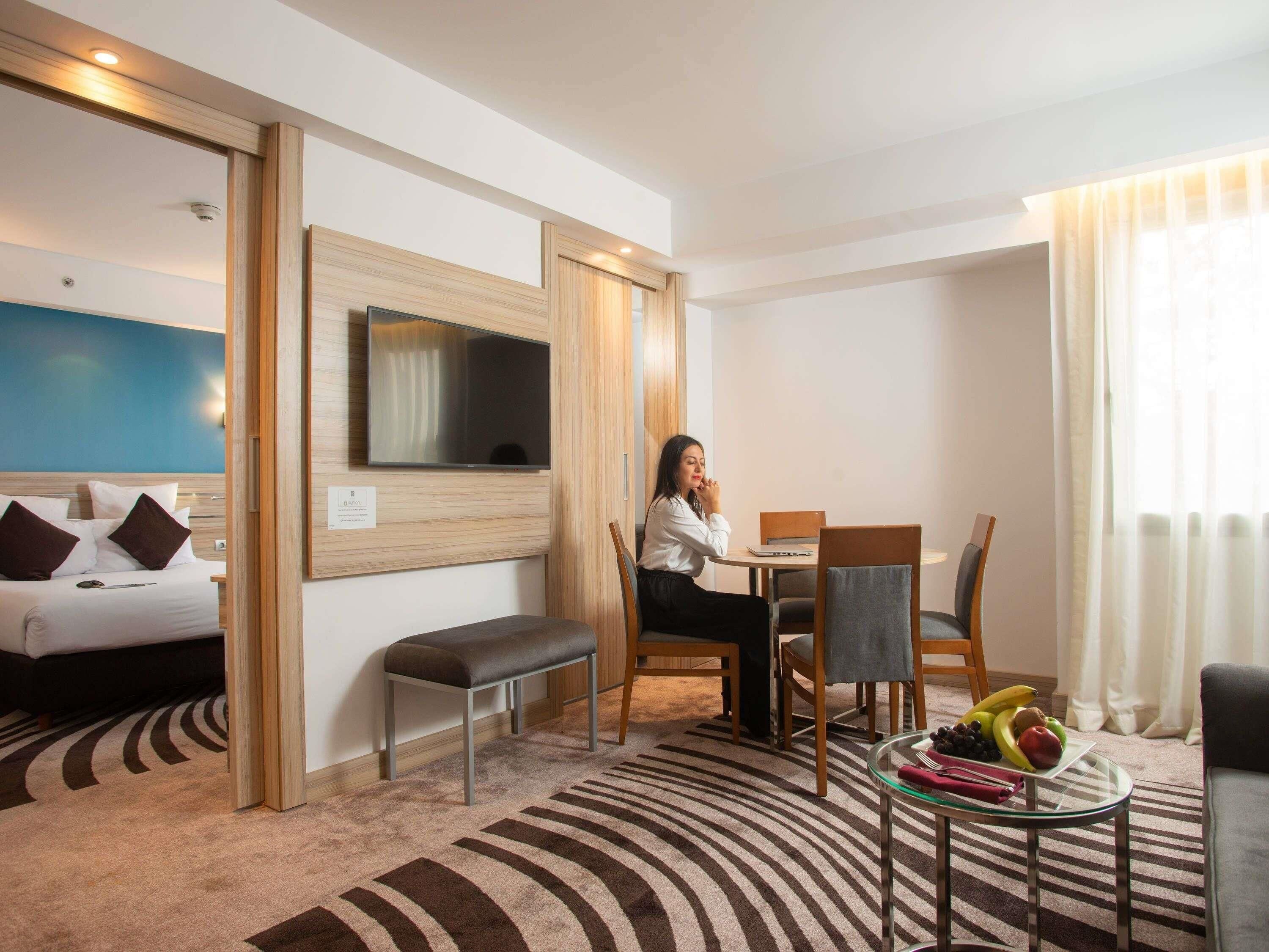 Suite, 1 King Bed with Sofa bed