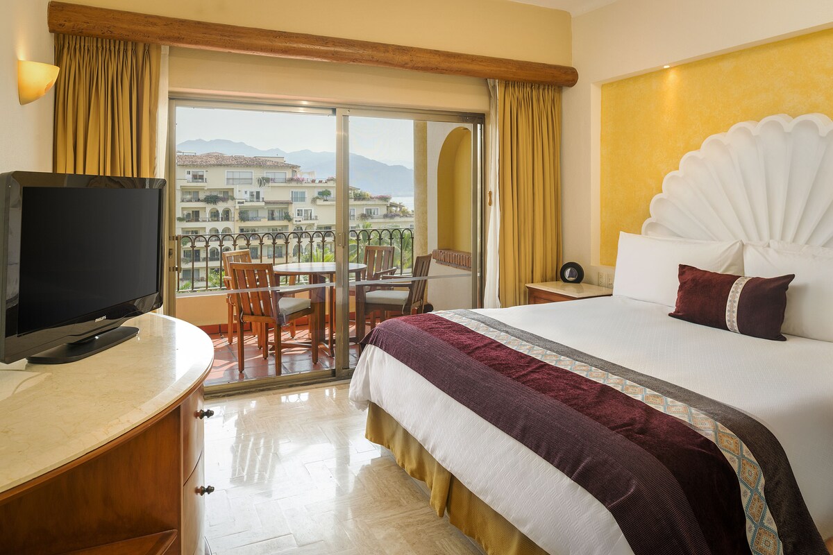 Velas Vallarta Suite Resort