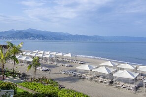 Private beach, free beach cabanas, sun-loungers, beach umbrellas