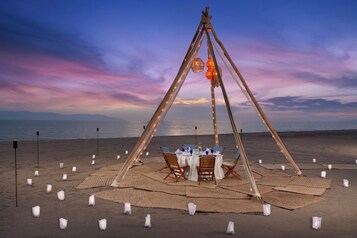 Spiaggia privata, cabine da spiaggia gratuite, lettini da mare