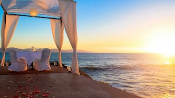Private beach, free beach cabanas, sun loungers, beach umbrellas