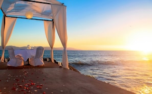 Private beach, free beach cabanas, sun loungers, beach umbrellas