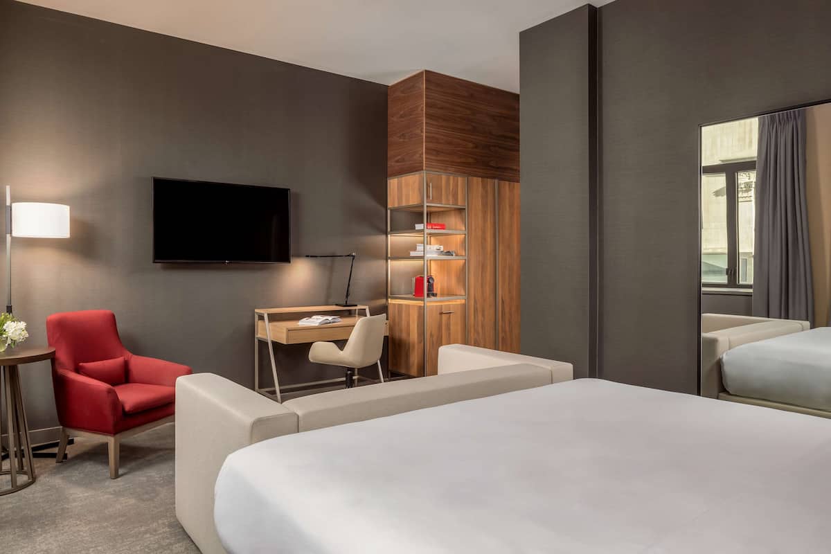 1 bedroom, minibar, in-room safe, desk