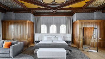 Suite, 1 cama Queen size, vista al lago | Ropa de cama hipoalergénica y minibar