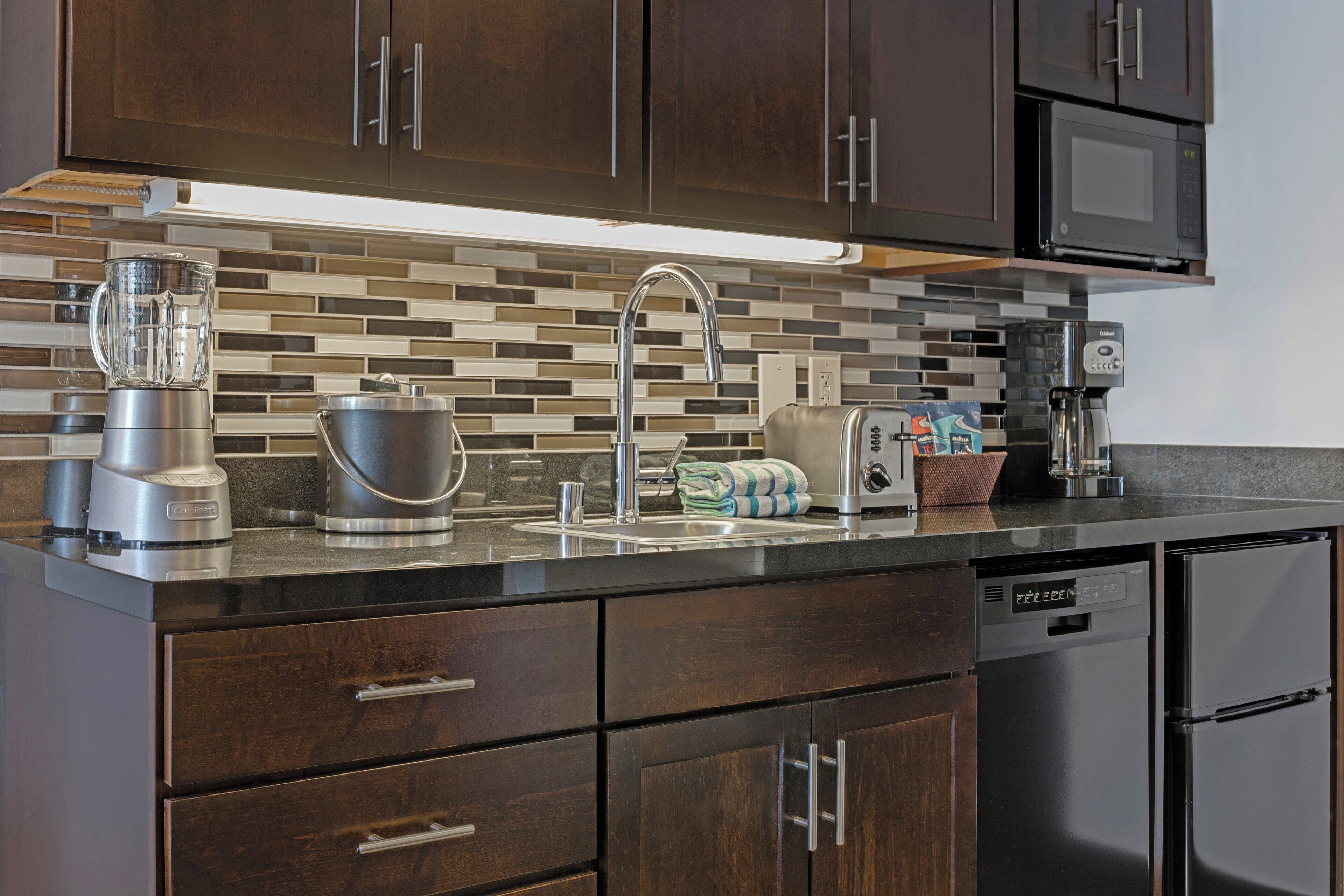 fridge, microwave, dishwasher, coffee/tea maker