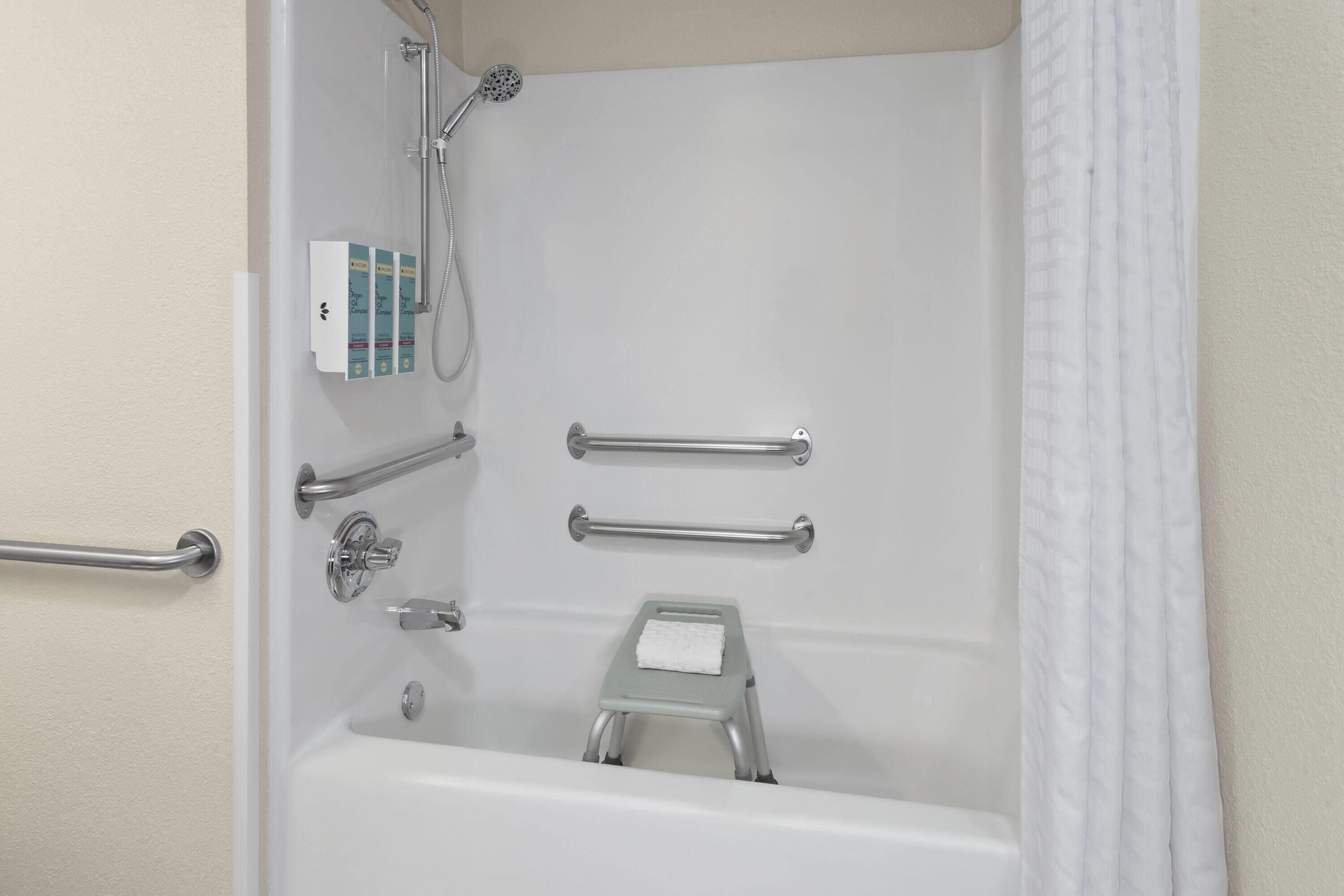room, 1 king bed, hearing accessible, non smoking (mobility) | accessible bathroom