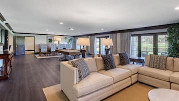 Suite Présidentielle, 1 très grand lit | Literie hypoallergénique, couette en duvet d'oie