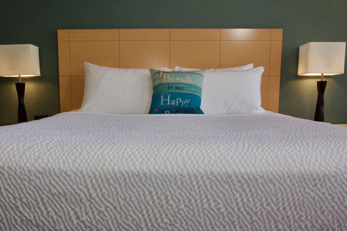 Hypo-allergenic bedding, pillowtop beds, laptop workspace