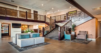 Best Western Plus Hilltop Inn