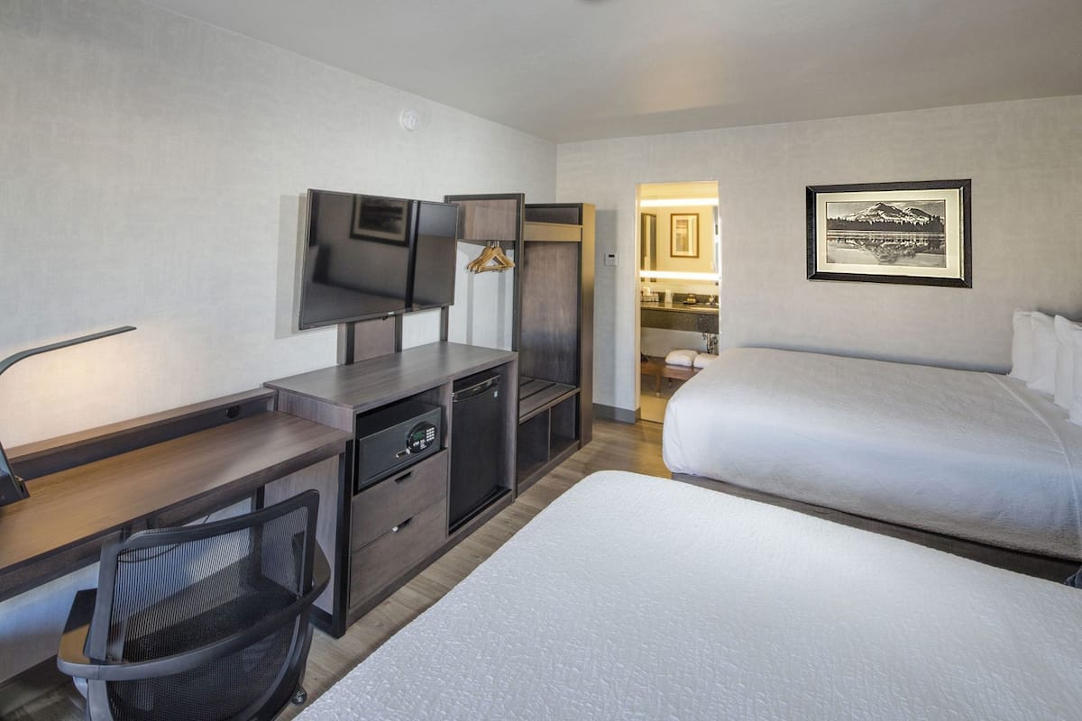 Premium bedding, pillowtop beds, desk, laptop workspace