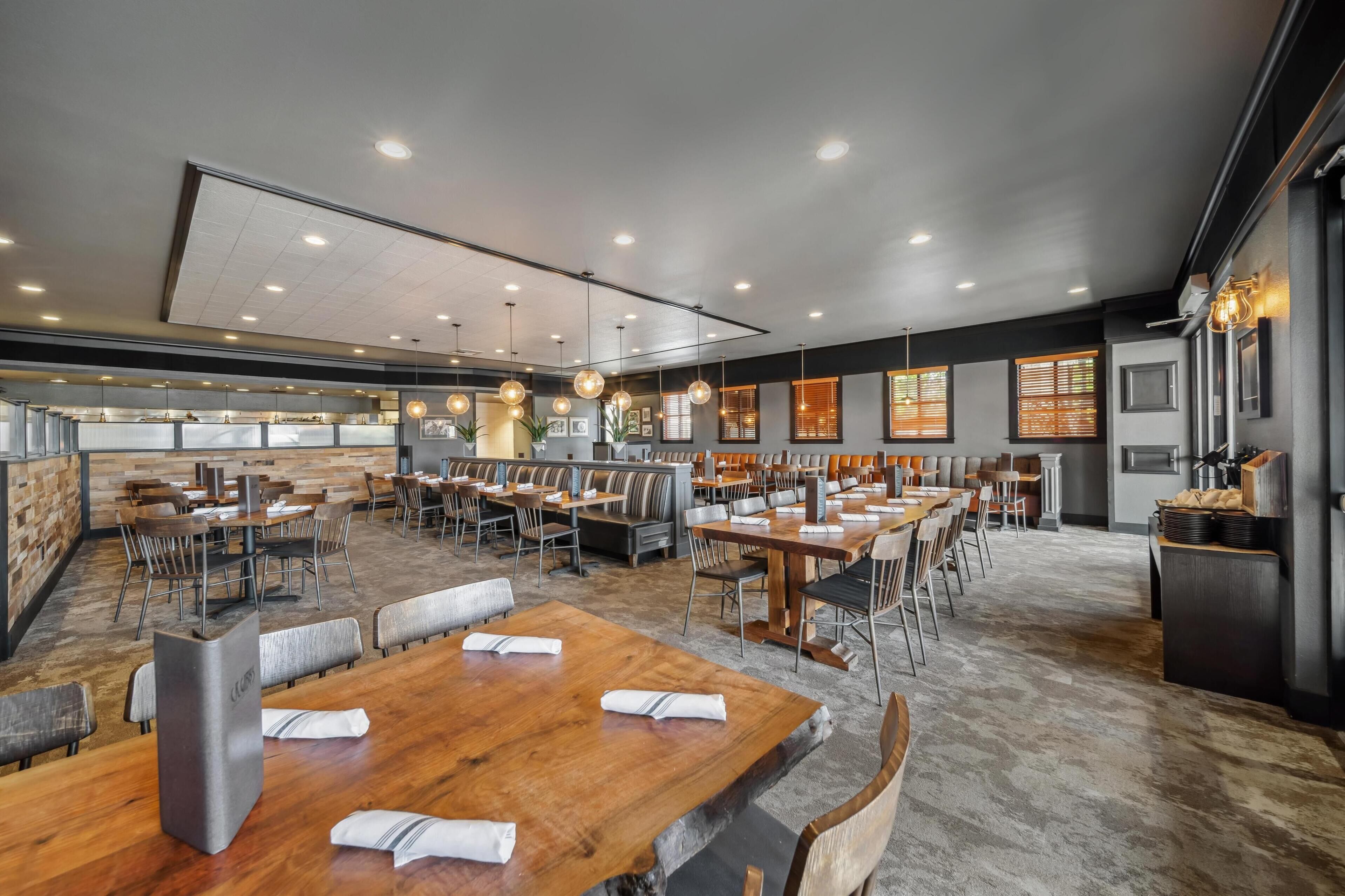 breakfast, lunch, dinner served; american cuisine