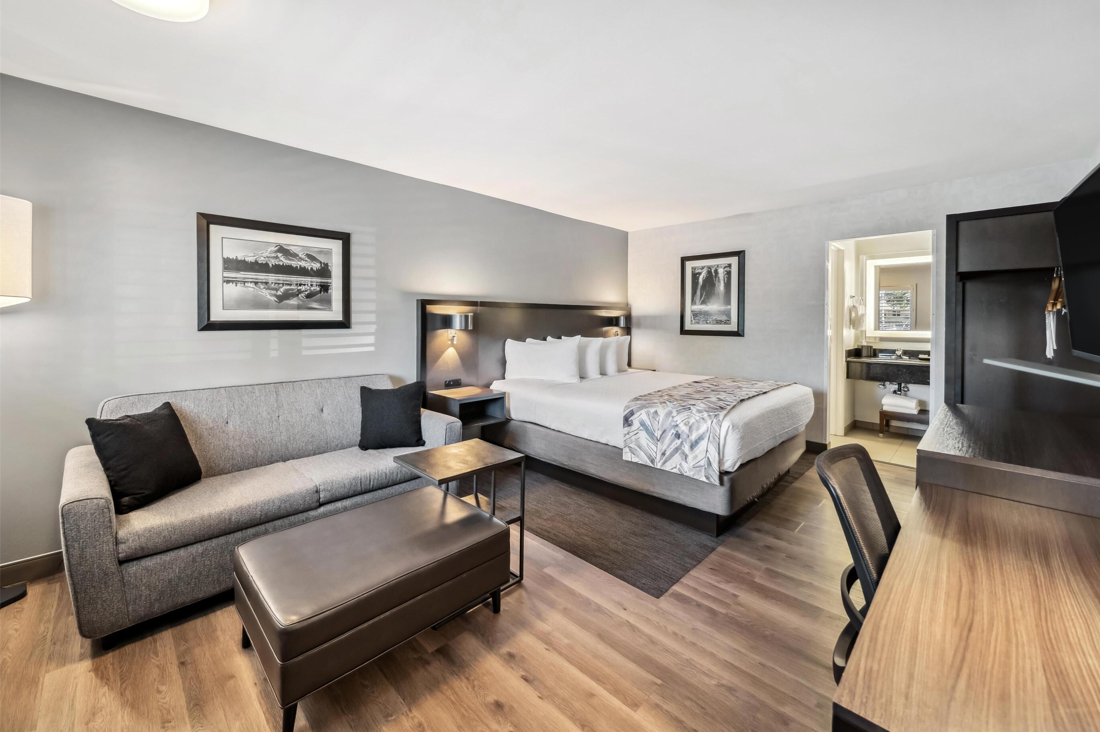 1 bedroom, premium bedding, pillow-top beds, desk