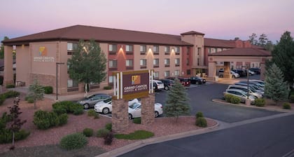Grand Canyon Hotel and Suites