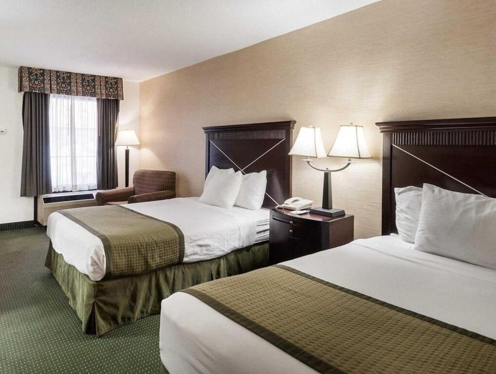 Desk, blackout curtains, iron/ironing board, free WiFi