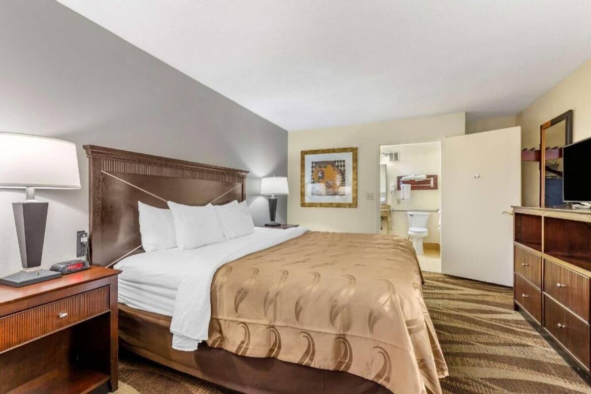 Desk, blackout curtains, iron/ironing board, free WiFi