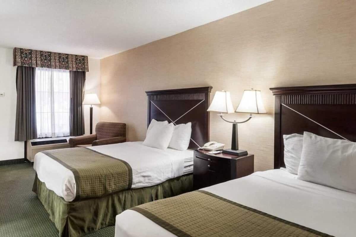 Desk, blackout curtains, iron/ironing board, free WiFi