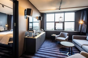 Junior Suite | In-room safe, blackout drapes, free WiFi, bed sheets