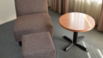 Standaard kamer, 1 kingsize bed, niet-roken, bubbelbad | Verduisterende gordijnen, geluiddichte muren