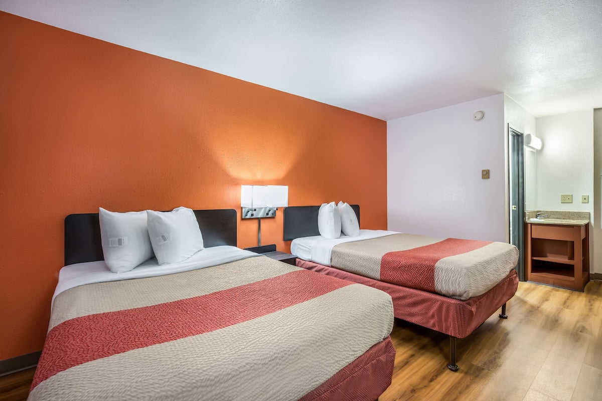 Desk, blackout curtains, free WiFi, bed sheets