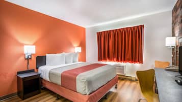 Escritorio, cortinas blackout, wifi gratis y ropa de cama