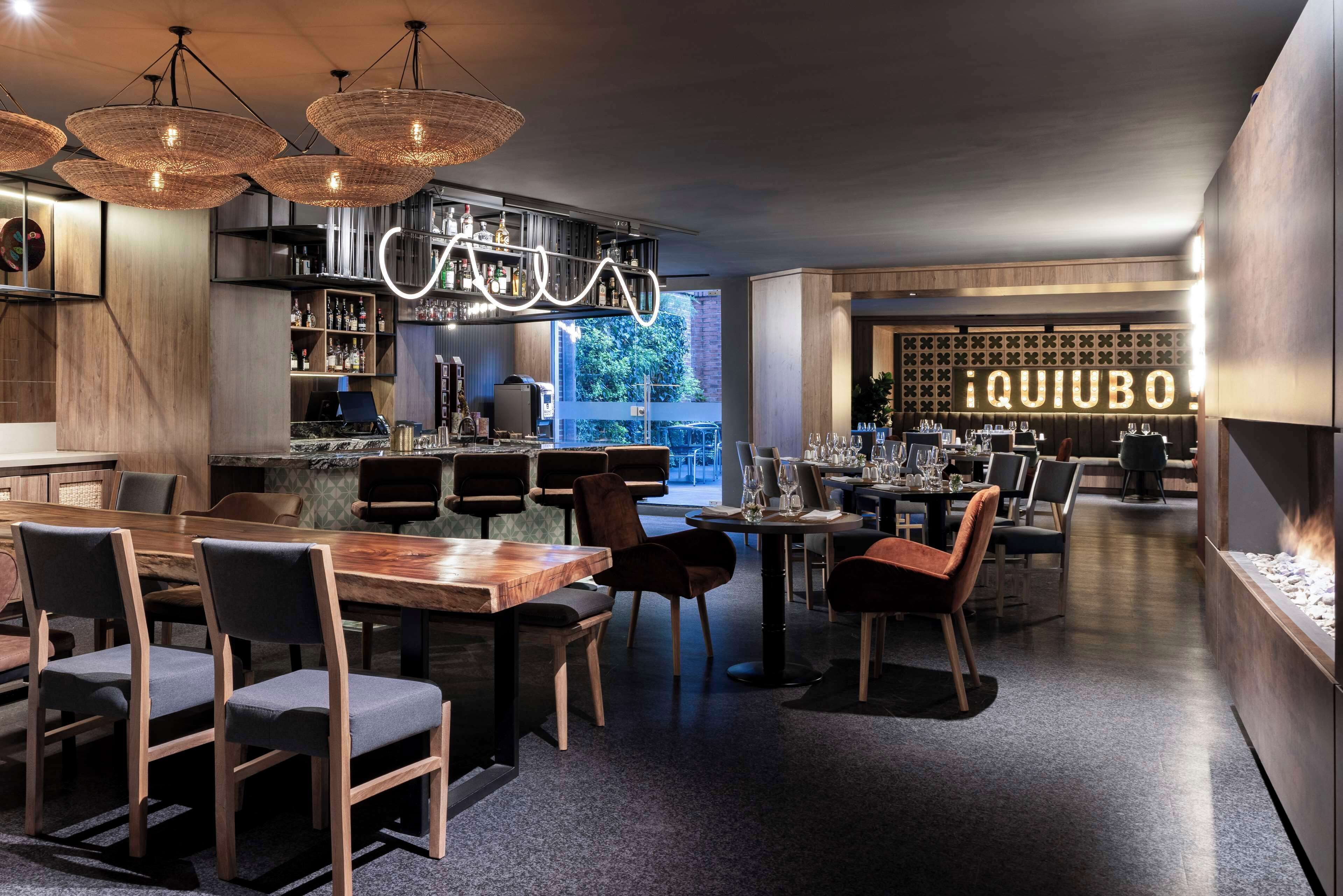 Se sirven almuerzos y cenas, cocina local