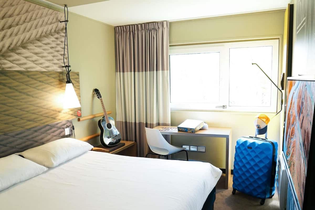 Zimmer, 1 Doppelbett (Renovated) | Hochwertige Bettwaren, Schreibtisch, laptopgeeigneter Arbeitsplatz