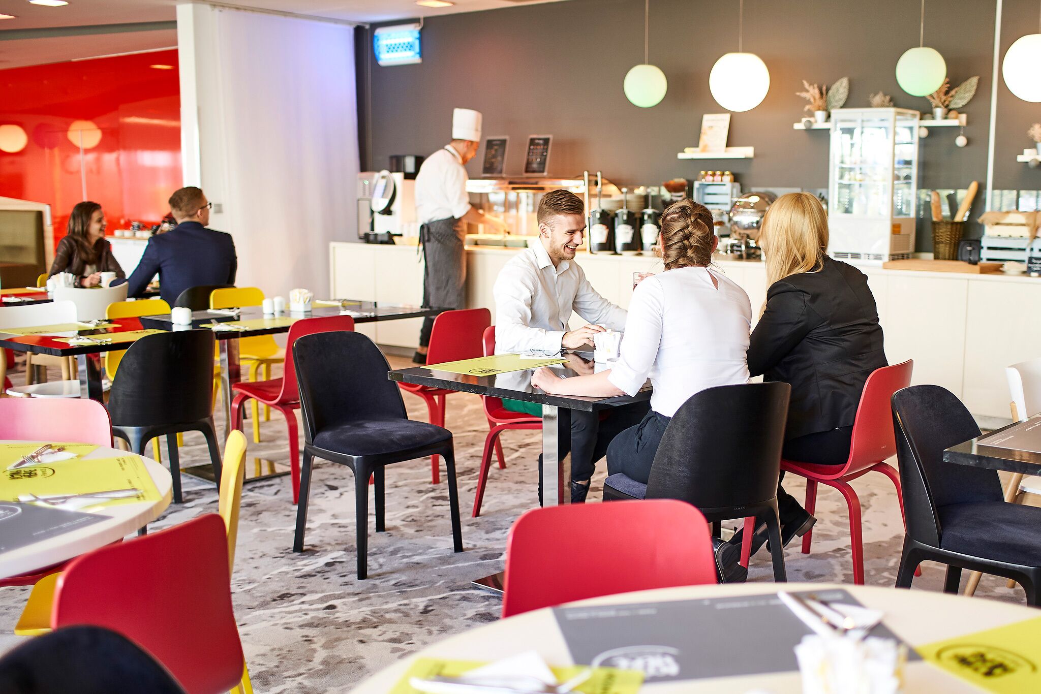 daily buffet breakfast (pln 65 per person)