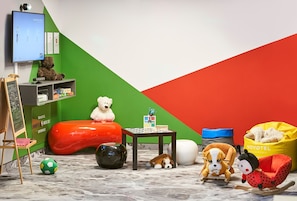Área de juegos infantiles techada