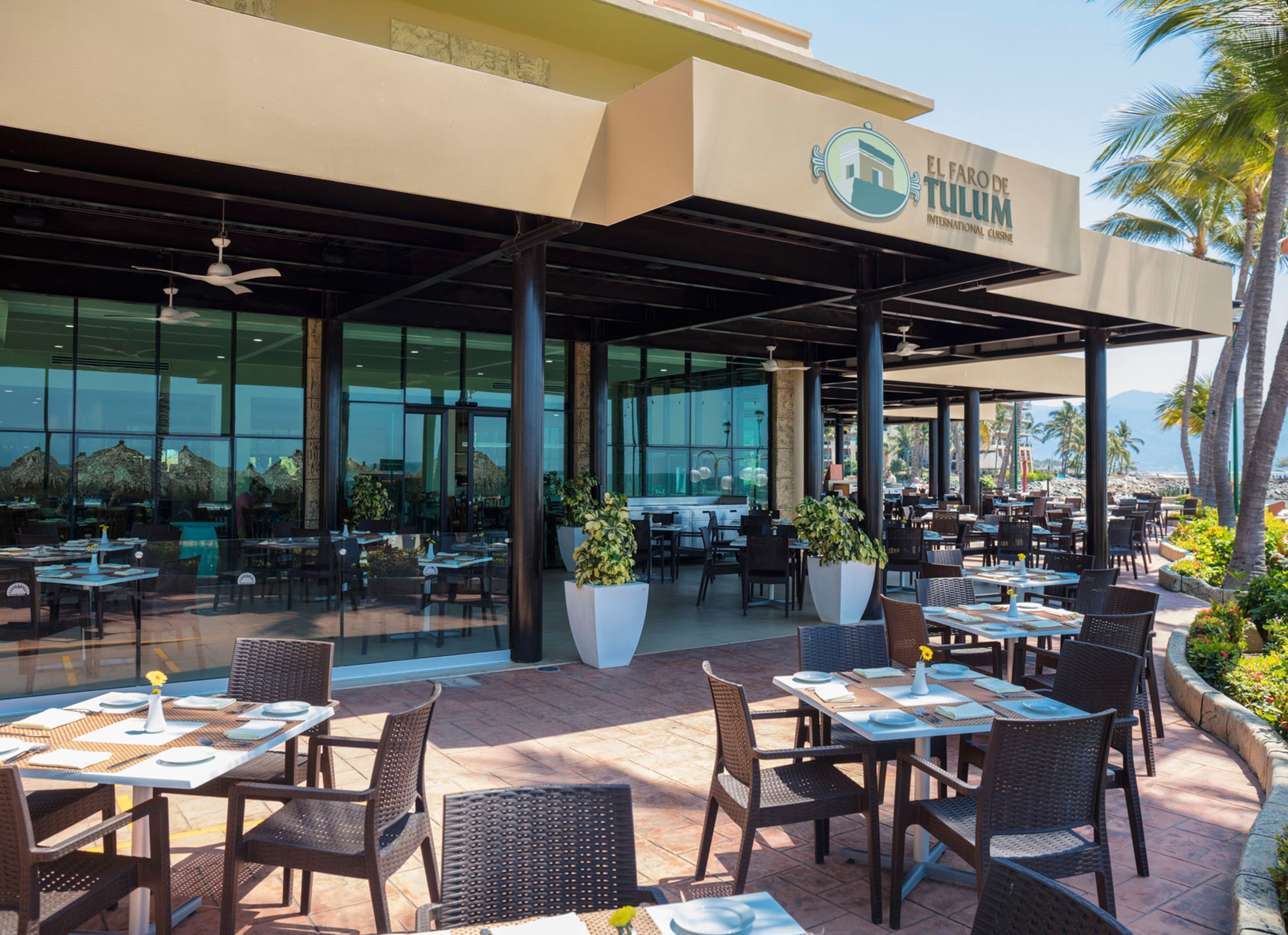 5 restaurants, breakfast served