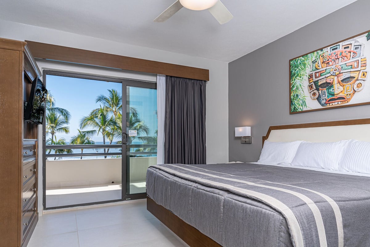 In-room safe, blackout drapes, iron/ironing board, free WiFi