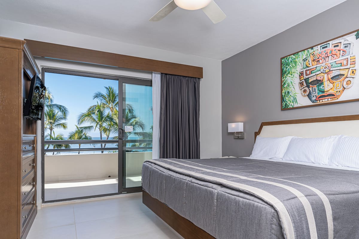 Superior Suite, 1 Bedroom | In-room safe, blackout drapes, iron/ironing board, free WiFi