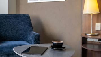 Superior-Zimmer, 1 King-Bett, Terrasse | Hochwertige Bettwaren, Zimmersafe, Schreibtisch