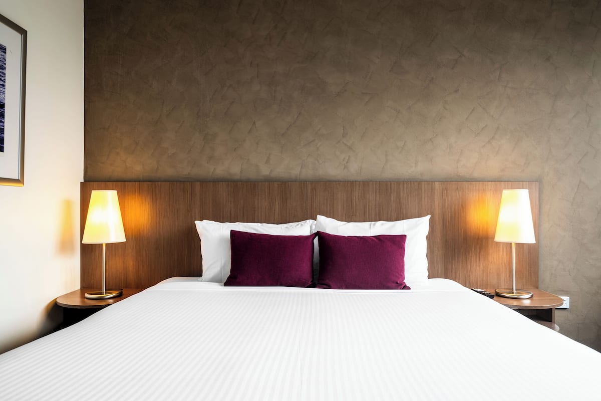 Room (Urban King) | 1 bilik tidur, peralatan tempat tidur premium, peti besi dalam bilik