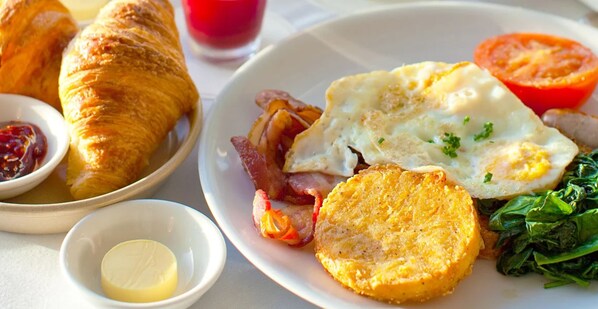 Daily cooked-to-order breakfast for a fee