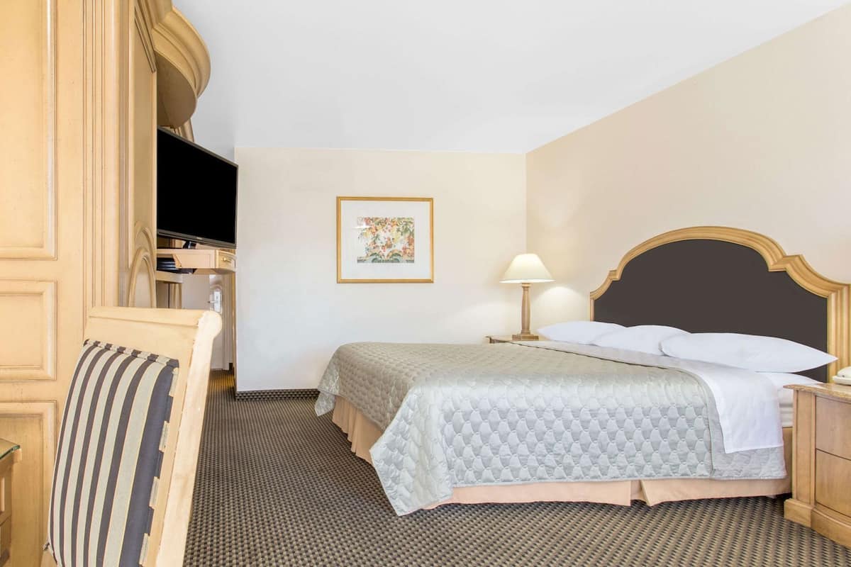 Desk, iron/ironing board, free cribs/infant beds, free WiFi