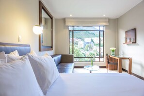 Premium bedding, minibar, in-room safe, desk - NH Collection Bogotá Hacienda Royal (Bogotá)