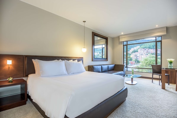 Premium bedding, minibar, in-room safe, desk - NH Collection Bogotá Hacienda Royal (Bogotá)