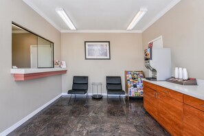 Lobby - Americas Best Value Inn Pasadena Houston (Pasadena)