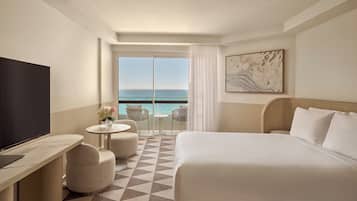 Minibar, una cassaforte in camera, una scrivania, postazione laptop