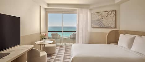 Minibar, safe på rommet, skrivebord og skrivebord for bærbar PC