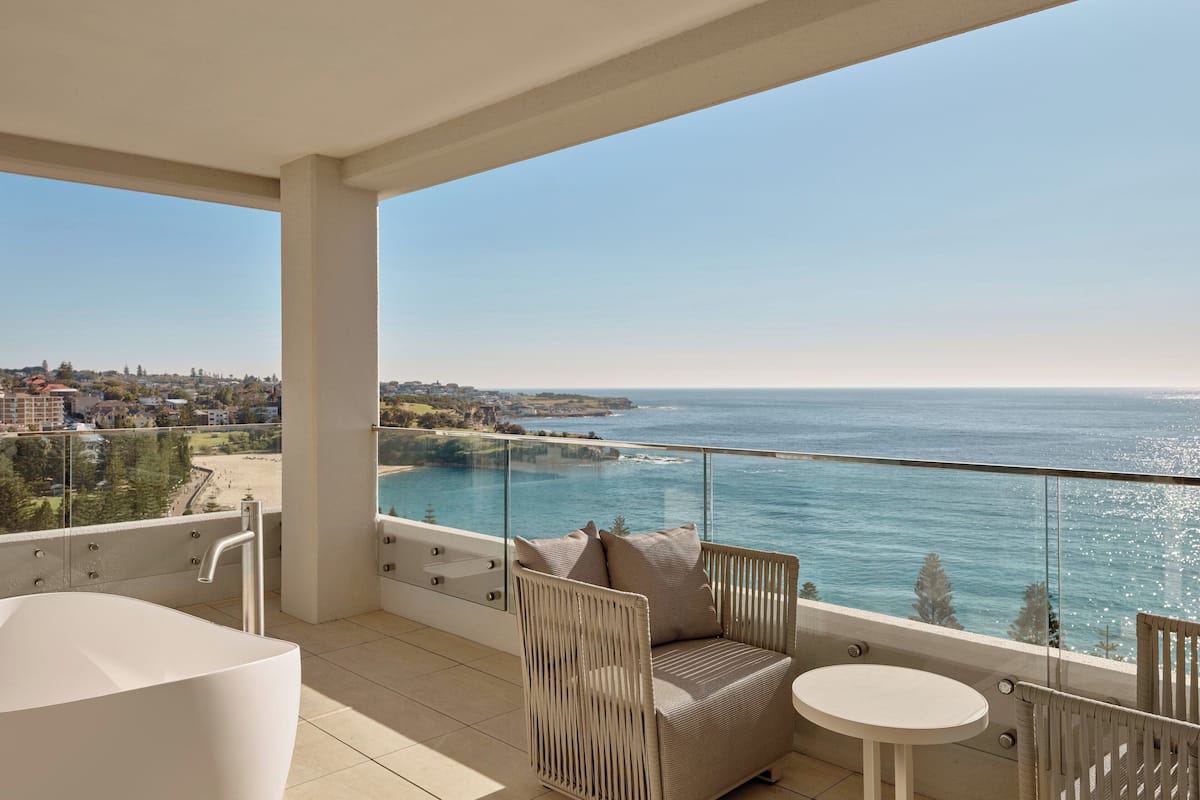 Pacific Suite | Balcony