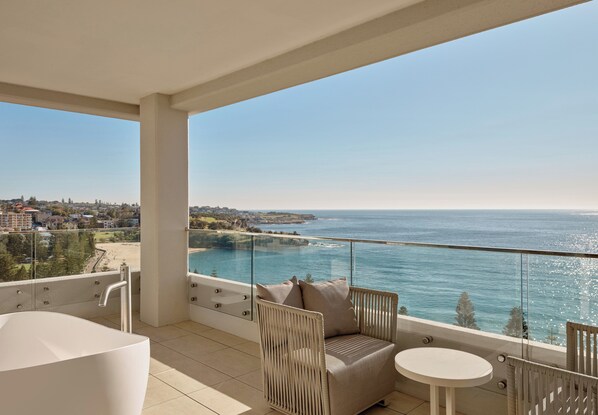 Pacific Suite | Balcony